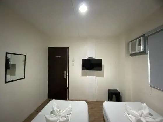 OYO 878 Dg Budget Hotel Naia - Oda