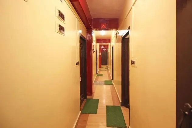OYO 8793 Home Stay near Mall Road - İç Mekan