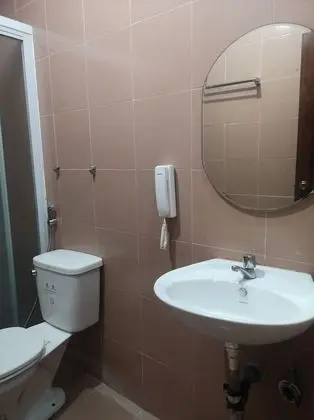 OYO 880 Flores De Musa Inn - Banyo Tipleri