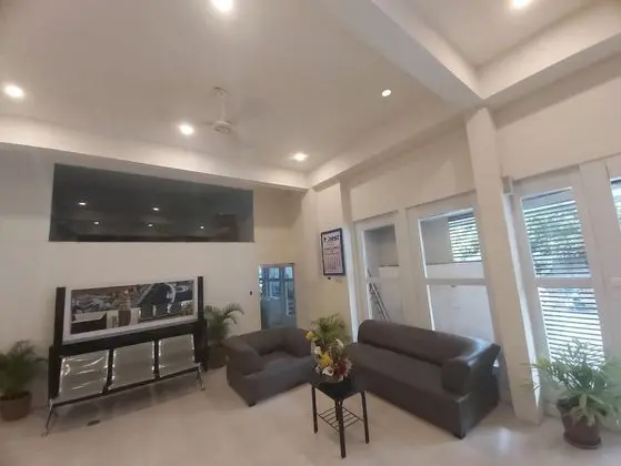 OYO 881 Nest Suites - Lobi