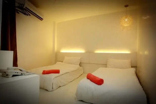 OYO 893 Hotel Holmes Kelana Jaya - Oda