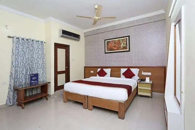OYO 8932 Delight Inn Gachibowli
