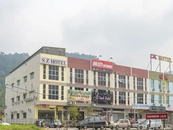 OYO 89328 Sz Hotel