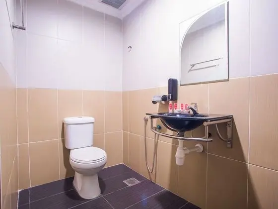 OYO 89363 Casavilla Hotel - Banyo Tipleri