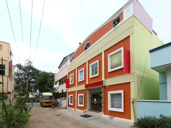 OYO 8937 Ragu Residency