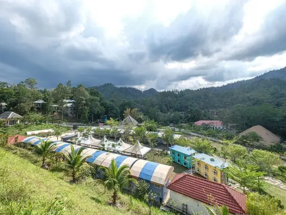 OYO 89370 Tbox Premium Resort