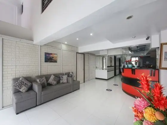 OYO 894 Cosmo Hotel P Campa Manila - Lobi