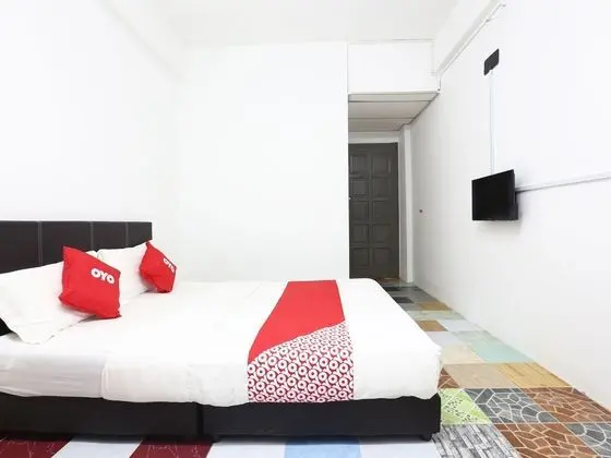 Oyo 89434 Kb Rest Inn