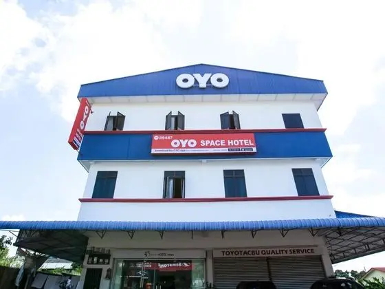 OYO 89487 Space Hotel 