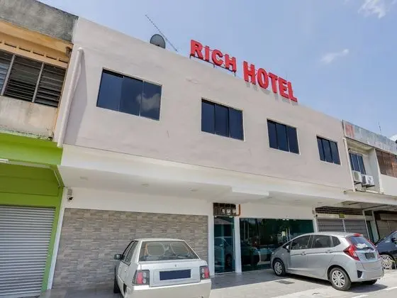 OYO 89495 Rich Hotel