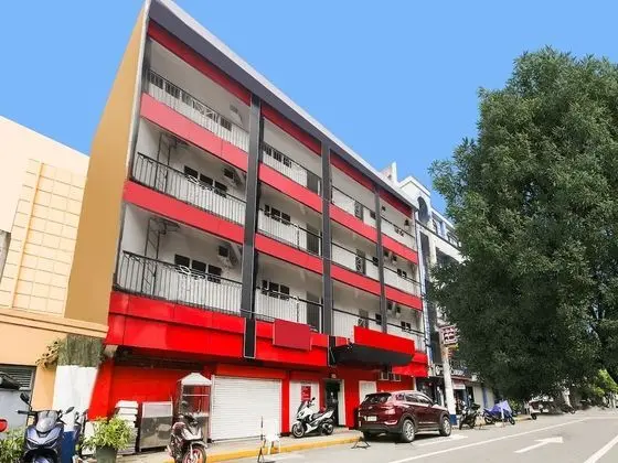 OYO 895 Golden Majestic Pension Inn - Dış Mekan