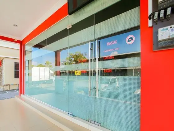 OYO 89536 Hazris Hotel