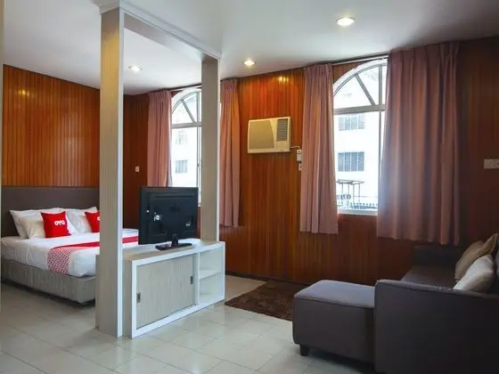 Oyo 89577 Kristal Hotel