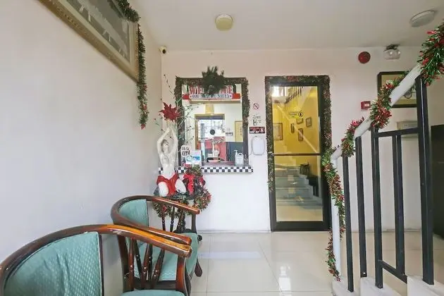 OYO 896 Silverio Suites - Lobi