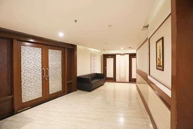OYO 897 Hotel Surabhi Elite - Lobi