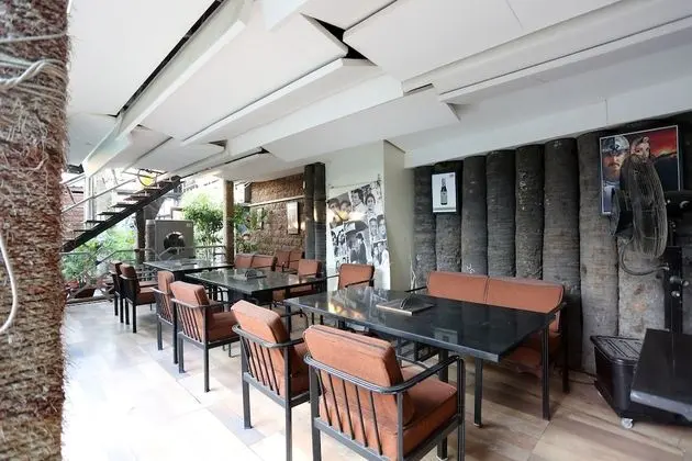 OYO 897 Hotel Surabhi Elite - Yerinde Yemek