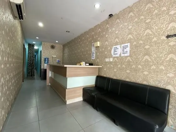 OYO 89760 Harmoni Inn Hotel - Lobi