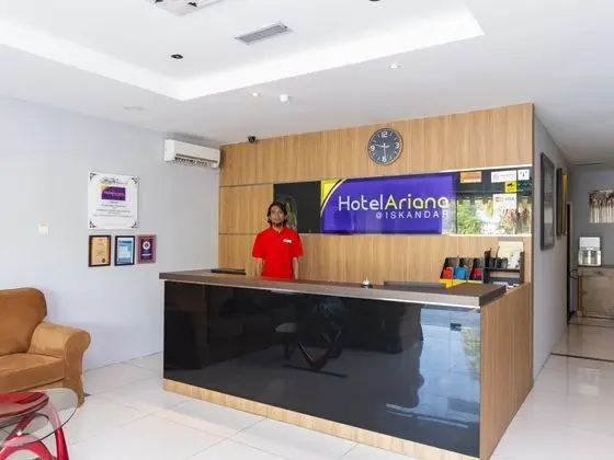 OYO 898 Hotel Ariana Iskandar - Lobi