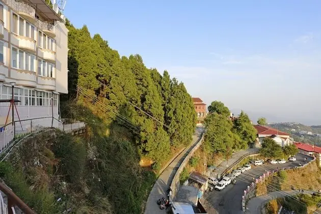 OYO 8989 Hotel Raj