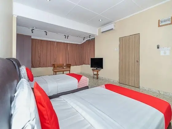 OYO 89932 DD Homestay