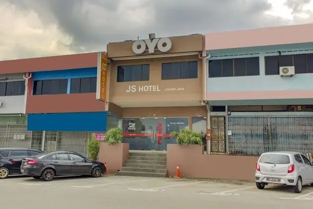 OYO 89985 Js Hotel - Dış Mekan