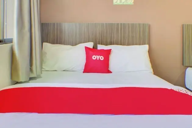 OYO 89985 Js Hotel - Oda