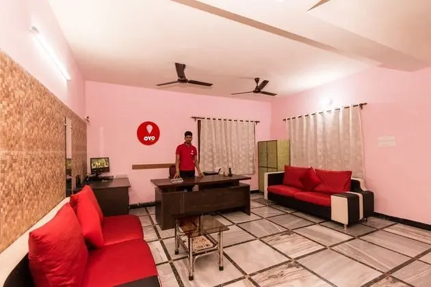 OYO 9000 The Syncretic Guest House - Lobi