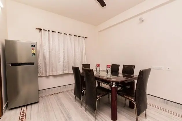 OYO 9000 The Syncretic Guest House - Yerinde Yemek