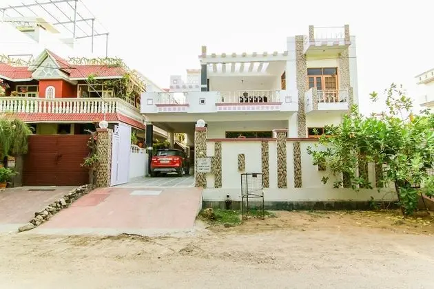 OYO 9008 Hotel JMD Inn