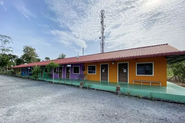 OYO 90168 Serambi Pelangi Chalet - Dış Mekan