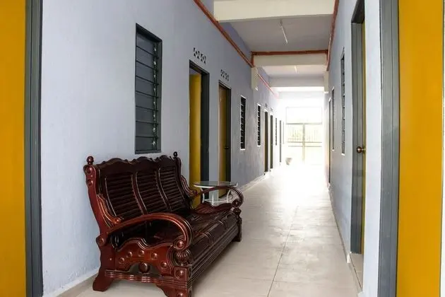 OYO 90206 Parkland Residence Condominium - İç Mekan