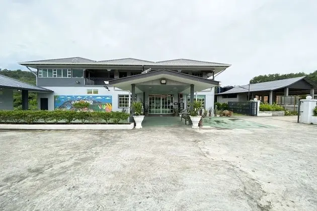 OYO 90230 Dh Residence