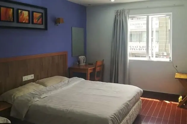 OYO 90248 Kapitan Inn