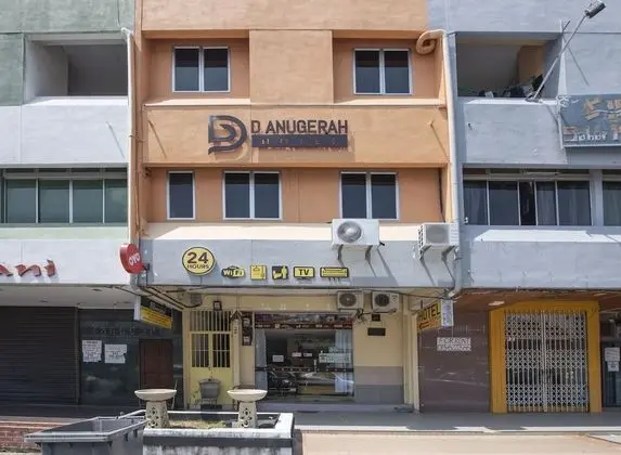 OYO 90254 D Anugerah Hotel - Dış Mekan