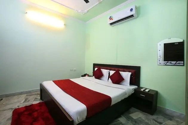 OYO 9039 Hotel Lotus