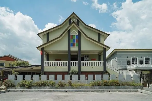 OYO 90451 Bangi Moya Guesthouse - Dış Mekan