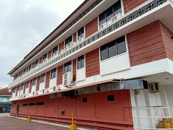 OYO 90464 Borneo Suites Hotel - Dış Mekan