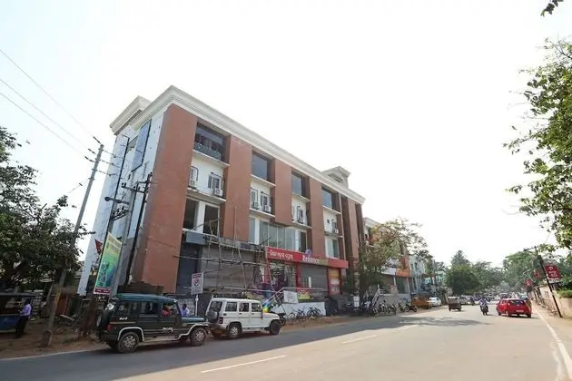 OYO 9048 Hotel Lucifer