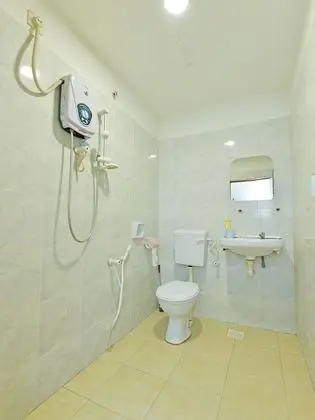 OYO 90494 Sam Huat Hotel - Banyo Tipleri