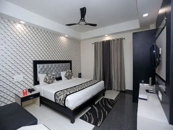 OYO 9050 Hotel Saya