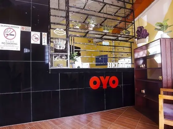 OYO 90516 Hotel Night Queen salak Tinggi