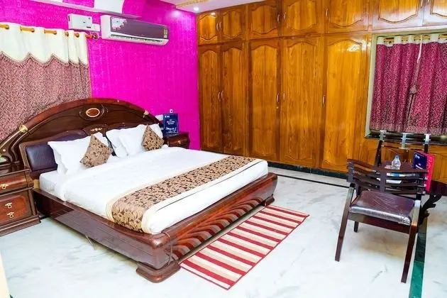 OYO 9054 Velaga Inn