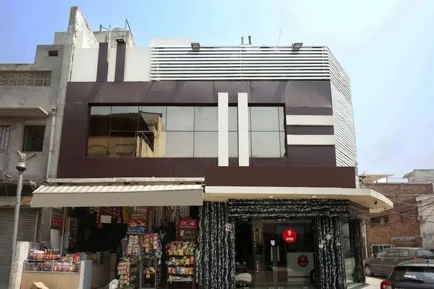 OYO 9055 Hotel Rich Inn