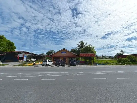 OYO 90561 Awan Biru Motel