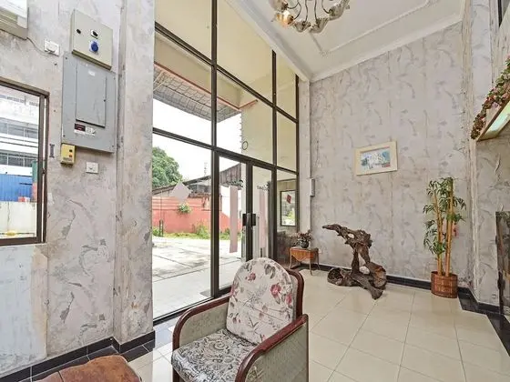 OYO 90599 Villa De Rose - Lobi