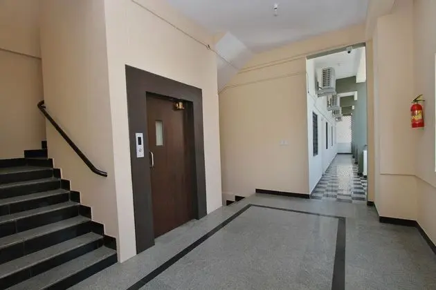OYO 9060 Sri Sai Guest Inn - İç Mekan