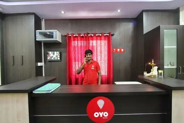OYO 9060 Sri Sai Guest Inn - Lobi