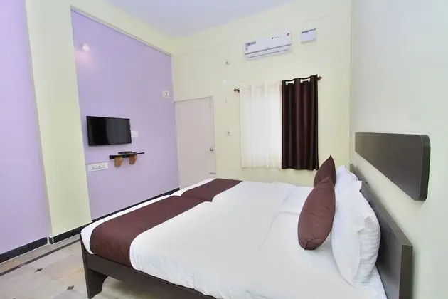 OYO 9060 Sri Sai Guest Inn - Oda