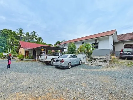 OYO 90618 D'tahan Motel Taman Negara - Dış Mekan