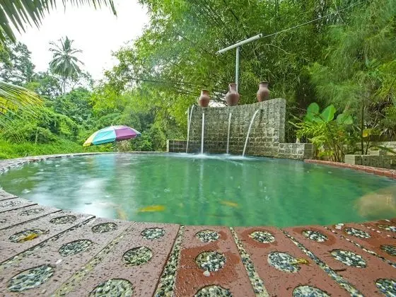 OYO 90642 Twin Mutiara Chalet &Homestay - Havuz